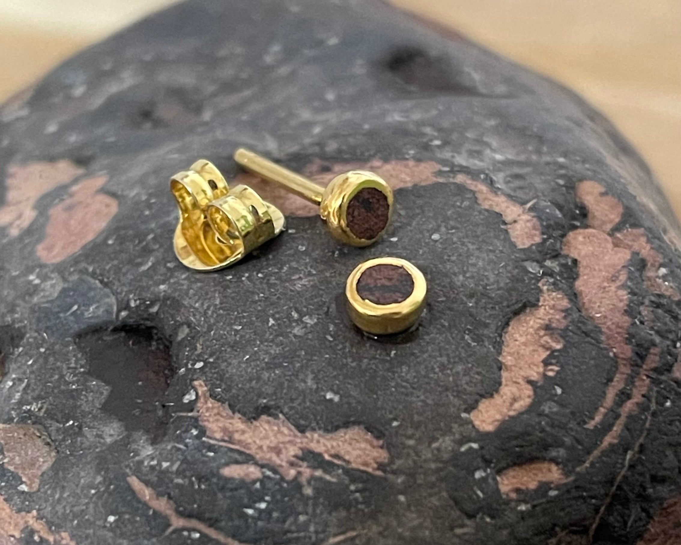 Boucles d’oreilles – Galet Brun/rouge