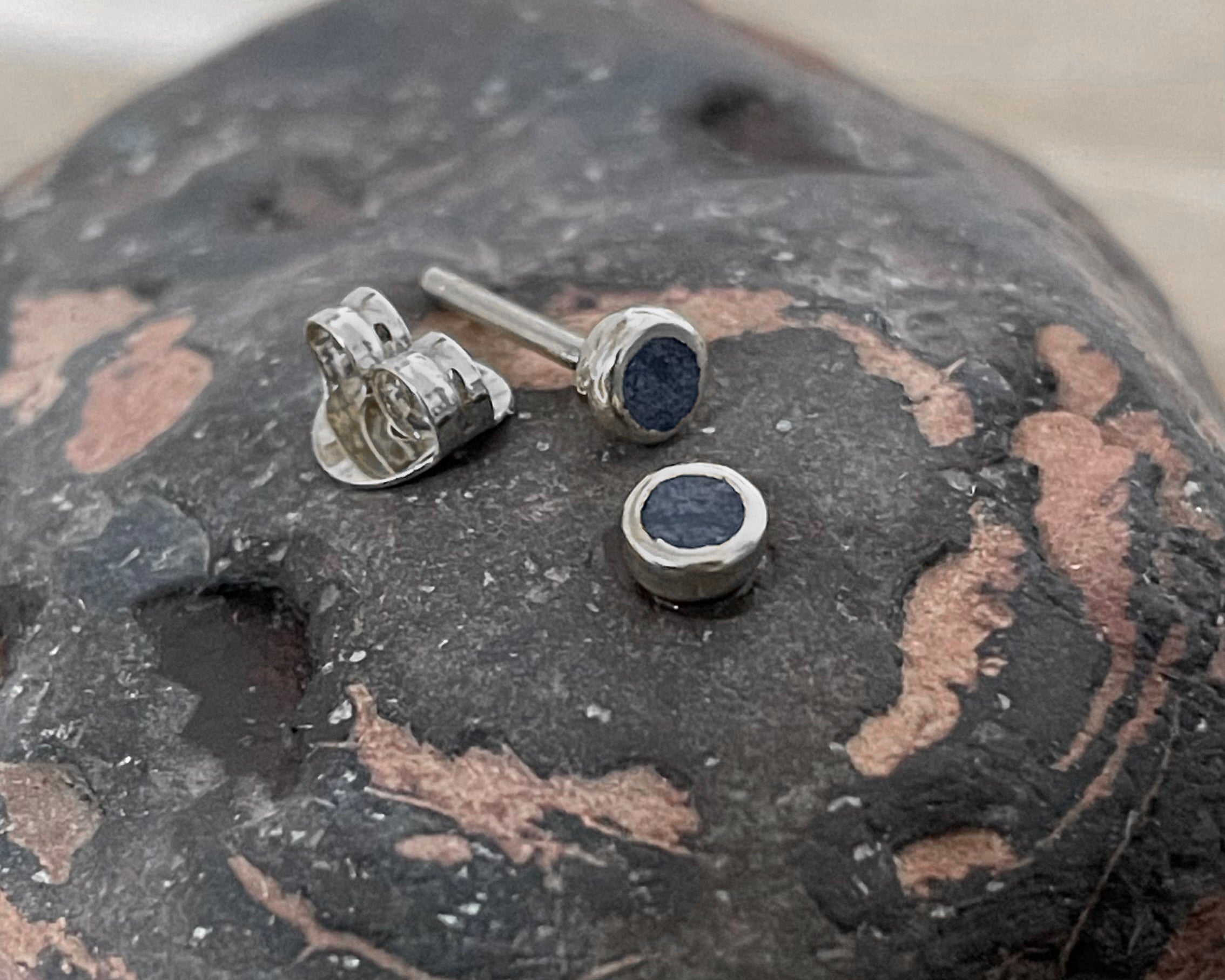Boucles d’oreilles – Galet noir